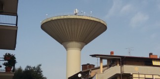 Aprilia, pezzi di acquedotto in strada: via dei larici chiusa al traffico