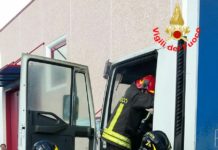 Aprilia, camion in fiamme: paura in via delle Valli