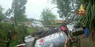 Pontinia, autocisterna con carico di Gpl si ribalta sull’Appia