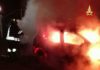 Aprilia, auto a fuoco in via Fossignano