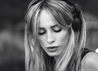 Sperlonga, Rita Gherz ospite sulla spiaggia di Bazzano Beach