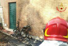 Aprilia, motorino in fiamme: ancora da chiarire le cause del rogo