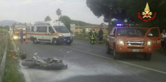 Fondi, incidente sulla Flacca: la moto prende fuoco, grave il centauro
