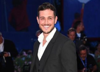 Emanuel Caserio acclamato a Venezia, l’attore latinense ritira il premio Kinéo Giovane Rivelazione