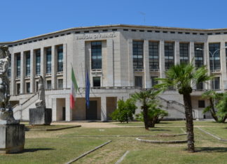 La macchina da scrivere di Giancarlo Siani sarà esposta a Latina Precipita dall'ottavo piano