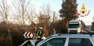 Latina, scontro tra due auto: un ferito