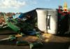 Pontinia, camion con rimorchio si ribalta sull’Appia e finisce parzialmente nel canale