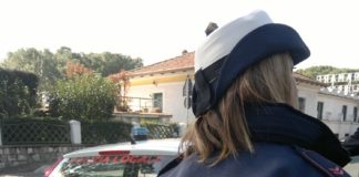 Latina, controlli della Polizia locale: fermati in 44, verifiche in 3 negozi