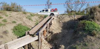 Sabaudia, passerelle rotte sulle dune: in pericolo bagnanti e ambiente. Appello al commissario Quarto