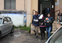 Latina, neonata salvata dalla Polizia: donna finge gravidanza e acquista bimba, poi si “pente”: tre arresti