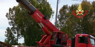 Tragedia a Sabaudia, uomo muore schiacciato sotto un escavatore