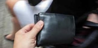 Terracina, rubano un portafogli vuoto: denunciate in tre