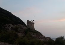In piedi su Torre Paola, la segnalazione di abbandono del sito e di pericolose incursioni