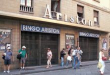 Gaeta, trolley abbandonato davanti all’Ariston: è allarme bomba