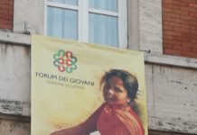 Latina, striscione in Comune per chiedere la liberazione di Asia Bibi. Iniziativa del Forum Giovani