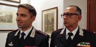 Fondi, armato di coltello tenta di estorcere 600 euro ad un imprenditore rimasto ferito: arrestato per tentato omicidio