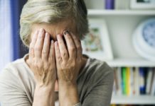 Terracina, badante chiude anziana in casa ed esce: centenaria salvata dalla polizia