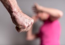 San Felice Circeo, violenza sulla figlia: il 51enne nega le accuse dal gip fidanzata