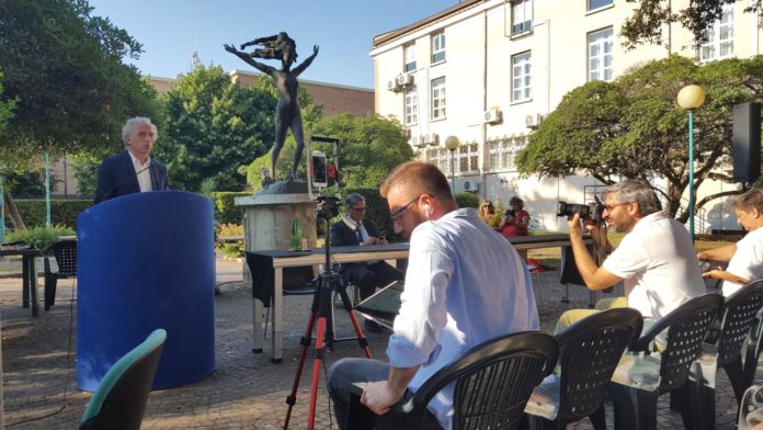 0cc1527a-2e29-48f9-b297-f1c20718cda7