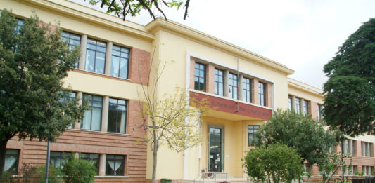 Vandali nella scuola Aspri
