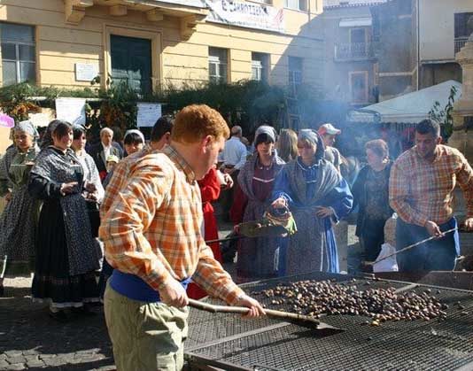 Il 26 e 27 ottobre, come da tradizione l'ultimo fine settimana di questo mese, torna a Norma la sagra delle castagne