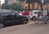 Scuola di via Bachelet, parcheggi pirata sui posti per disabili