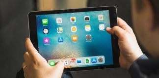 Latina, i-pad rubato e venduto a un indiano. Ma lo straniero va in caserma