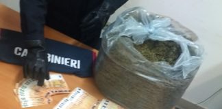 In auto con cinque chili di marijuana e contanti, tre arresti ad Aprilia