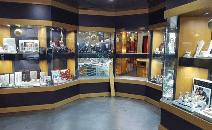 furto-Simona-gioielleria-3