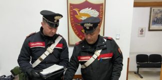 Latina, roncola sotto il sedile dell’auto: 23enne denunciato