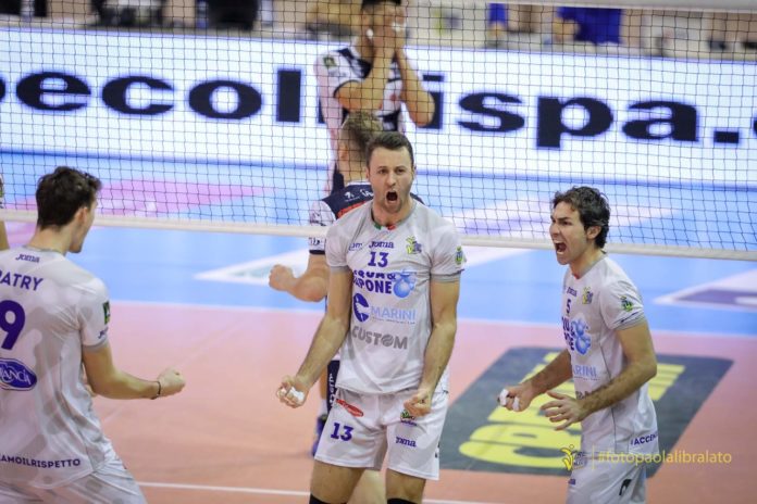 foto squadra della decade Top volley Cisterna