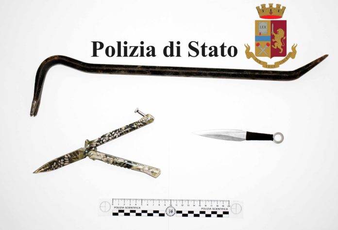 foto uso stampa attrezzi atti allo scasso