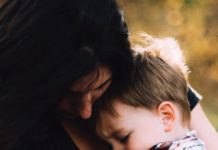 Formia, picchia e insulta l’ex moglie davanti al figlio: allontanato