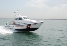 San Felice, in balia delle onde col kayak: salvato dalla Guardia Costiera