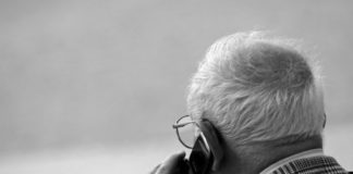 Latina, chiama la polizia e minaccia il suicidio: salvato in extremis