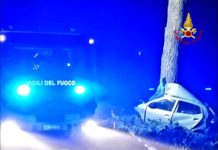 Auto contro un pino, muore un giovane di Pontinia