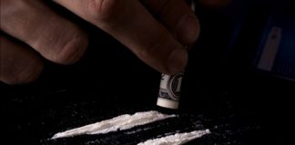 Latina, cocaina nel reggiseno: arrestati due sodali del clan Di Silvio