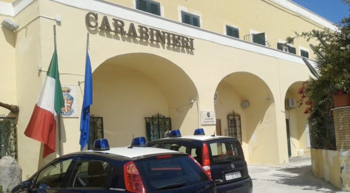 Ponza, rissa con i coltelli: un ferito e quattro arresti