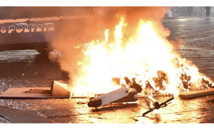 4C3E5439-5359-4F7F-BB25-988FDA28E05B