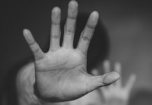 Terracina, aggredisce la madre in ospedale