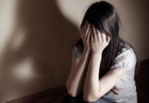 Tre estati di abusi su una minore: condannato a sette anni