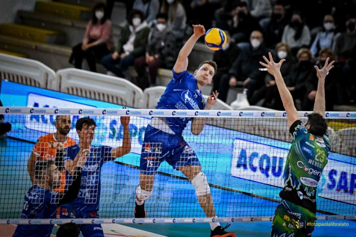 D48A8B53-6CDB-4FD5-9419-F369A85D04D0