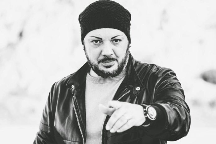 E6A5D455-6A24-4F88-9AE8-299DD23806CC