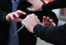 Accoltellato a Fondi, un 14enne arrestato per tentato omicidio