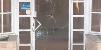 Terracina, il giallo dei proiettili contro una vetrina