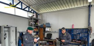 Carrozzeria abusiva a Terracina, scatta il sequestro