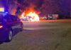 Paura nella notte in Q5 a Latina, a fuoco tre auto parcheggiate