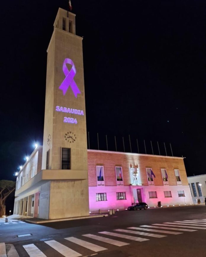 Il Comune di Sbaudia illuminato di rosa