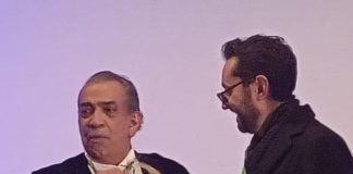 Guillermo Mariotto riceve le Chiavi della Città di Maenza durante l’Ecu Film Fest 2024