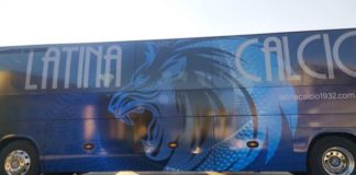 Sassaiola al pullman del Latina, denunciati quattro ultrà nerazzurri